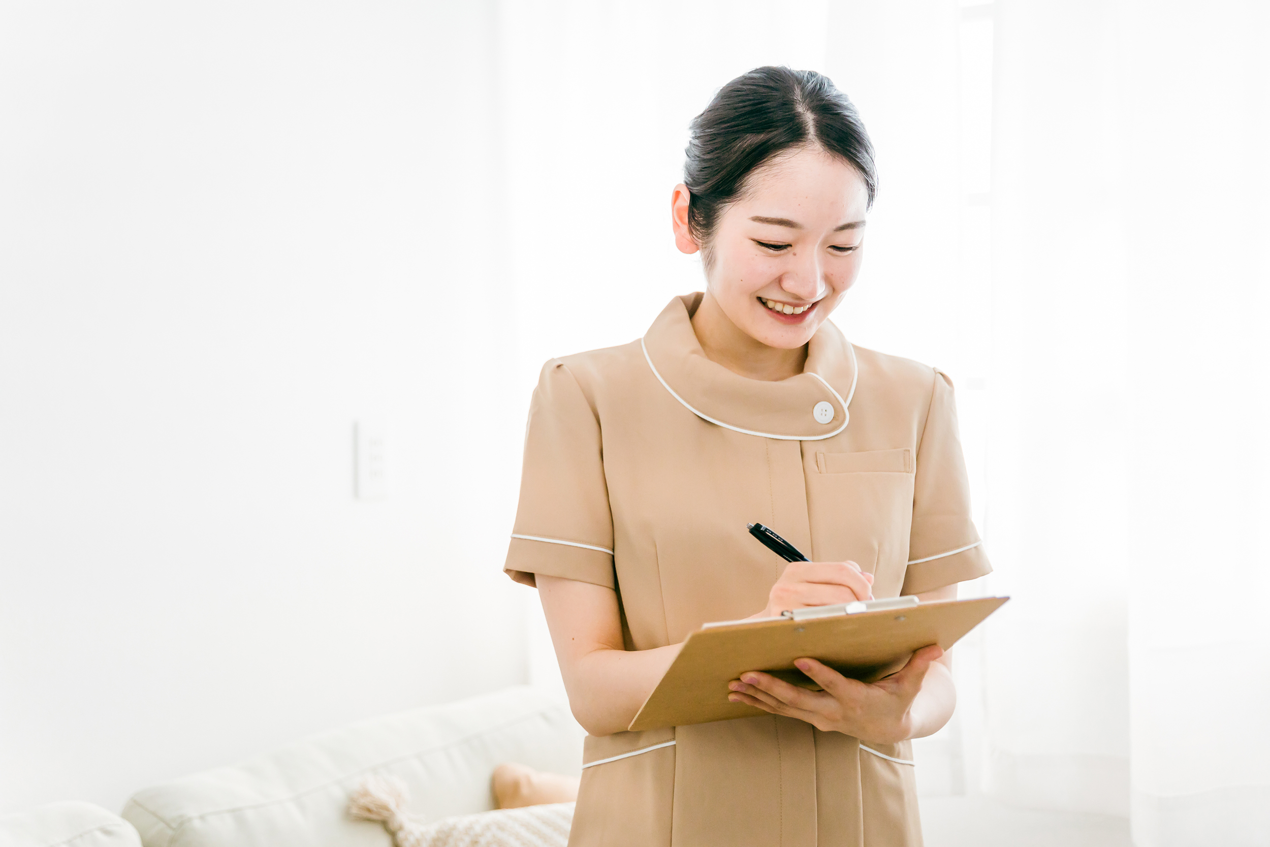 眉毛施術中の様子